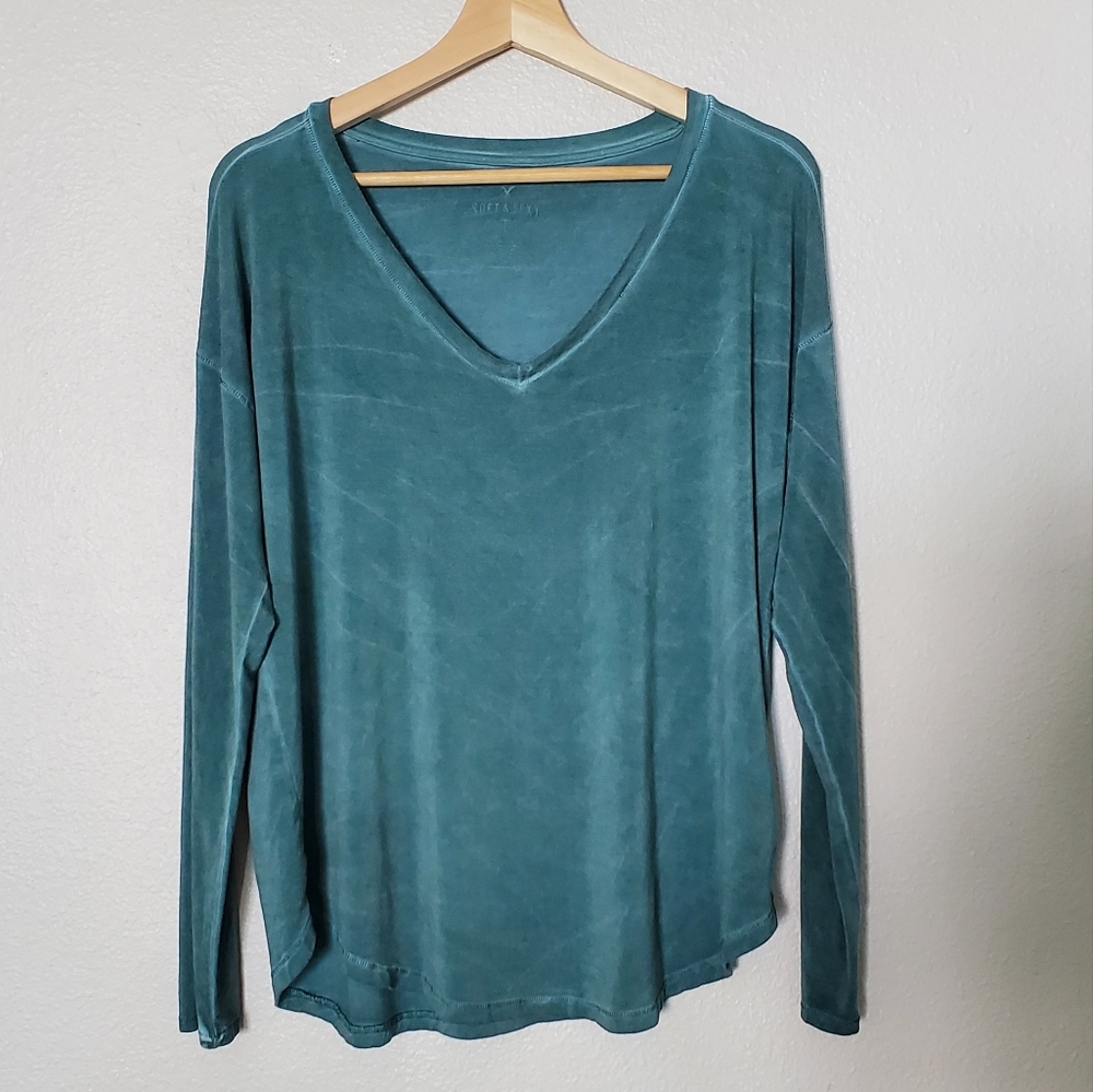 American Eagle Soft & Sexy Destroyed Wash Long Sleeve V-Neck Top Large